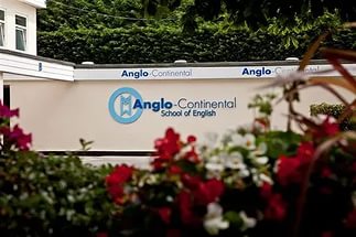 Курсы английского в школе Anglo-Continental School в Борнмуте, Великобритания
